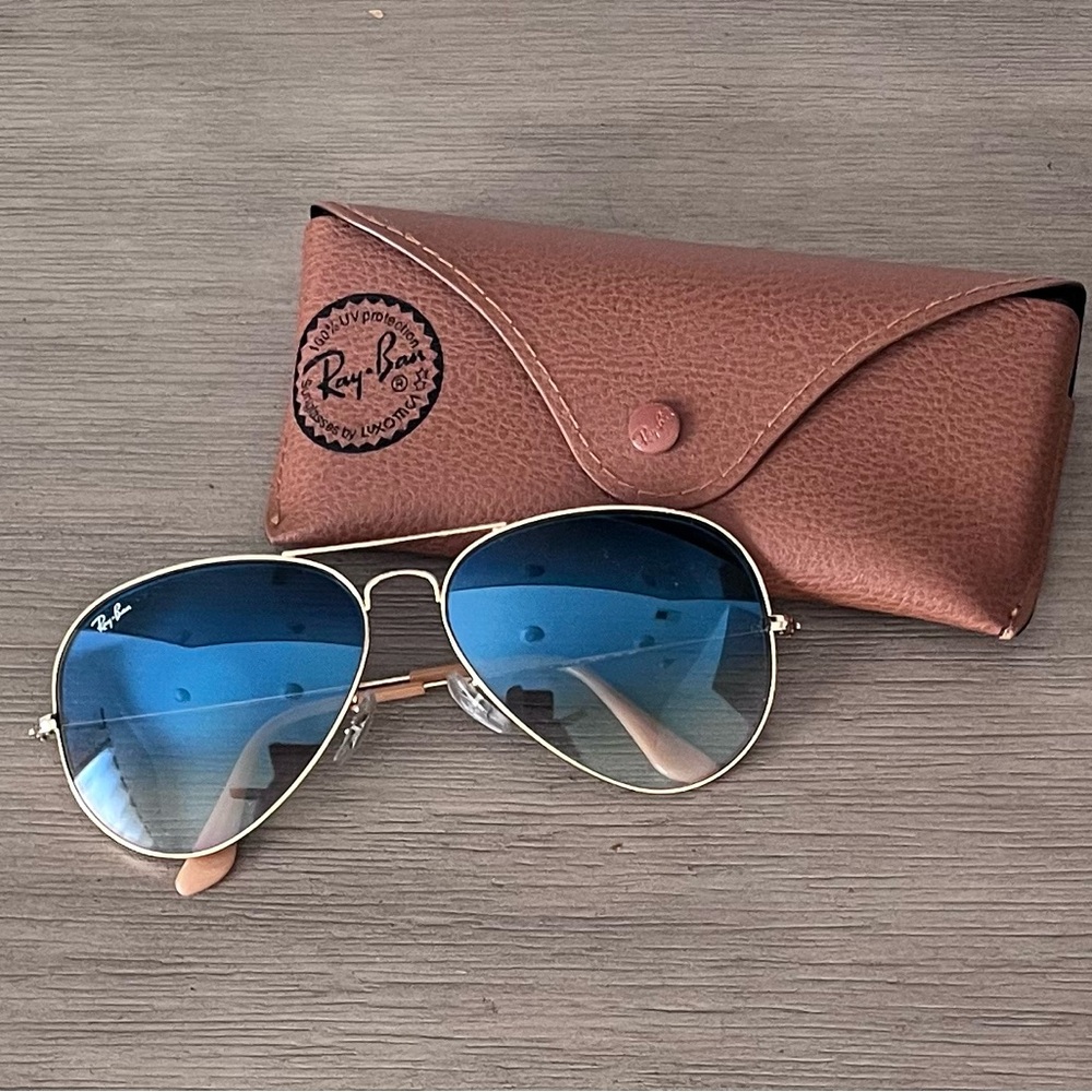 Ray Ban Aviator Sunglasses Excellent Condition!